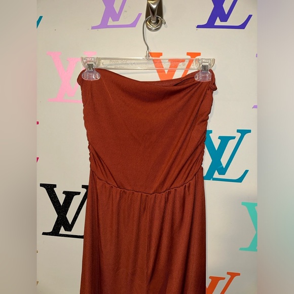 new Effortless Elegance: The Perfect Jumpsuit; staple for your wardrobe small - Picture 10 of 12